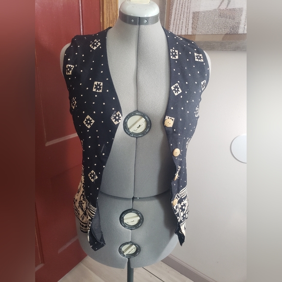 Petite Sophisticate Midwestern Vest - Picture 5 of 5